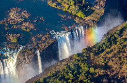 Botswana - Victoria Falls © Torsten Reuter, Shutterstock