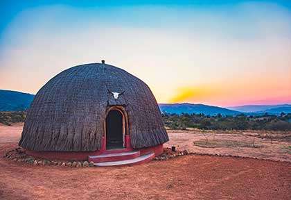Eswatini - Hutte traditionnel ©Shutterstock, Daniel Andis