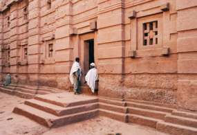 Eglise orthodoxe monolithique