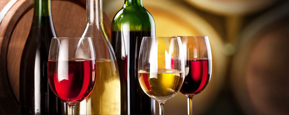 Déguctation sur la Route des Vins © Shutterstock - Valentyn Volkov