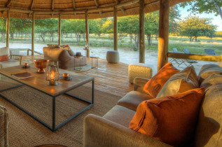 Botswana - Kalahari - Dinaka Safari Lodge