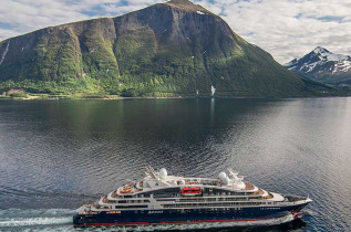 Croisières PONANT - Le Lapérouse © Philip Plisson