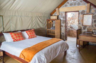 Malawi - Majete Wildlife Reserve - Thawale Lodge