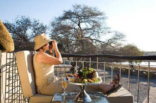 Namibie - Etosha - Okaukuejo Premier Waterhole Chalet