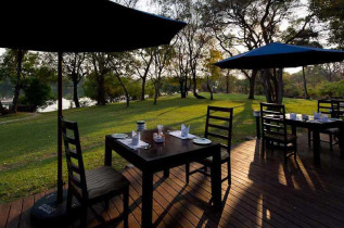 Zimbabwe - Chutes Victoria - A'Zambezi River Lodge