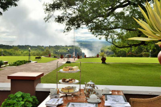 Zimbabwe - Chutes Victoria - Victoria Falls Hotel