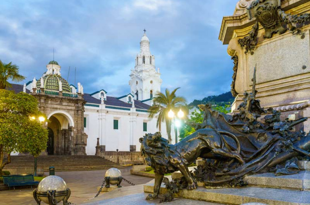 Equateur - Quito - Plaza Grande - Shutterstock - F11photo
