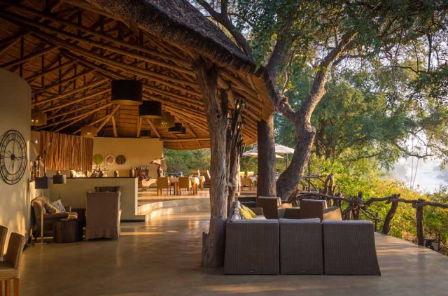 Malawi - Majete Wildlife Reserve - Robin Pope Safari - Mkulumadzi Lodge