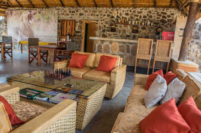 Malawi - Majete Wildlife Reserve - Thawale Lodge