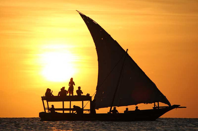 Tanzanie - Zanzibar - Croisière au coucher du soleil à Stone Town ©Shutterstock, Saphotog